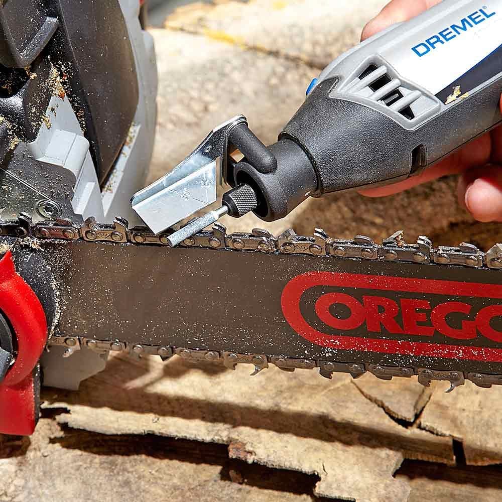 Sharpening a chainsaw blade with a Dremel kit