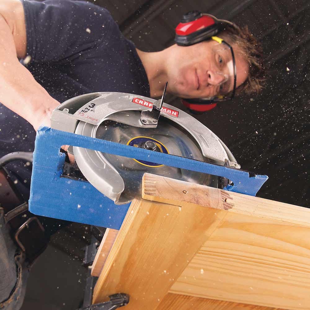 Scratch-free sawing with a circular saw | Construction Pro Tips
